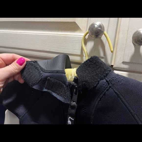 Lemorecn 3.2 mm Youth Size 6 wet suit - Picture 4 of 5